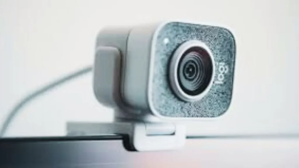 What's the Difference Between a Laptop Camera and a Webcam?