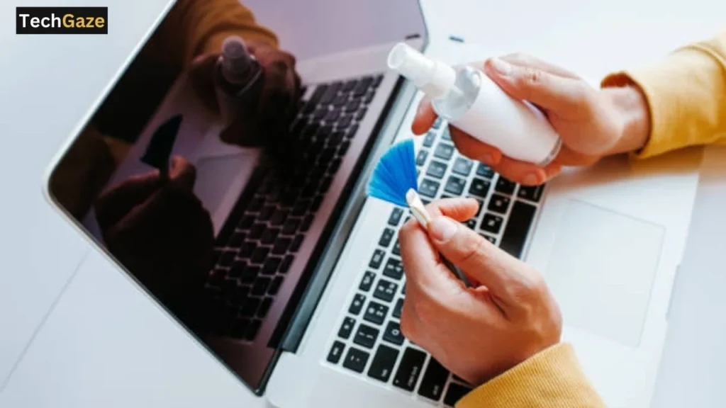 How to clean Laptop Screen